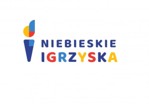 Logo „Niebieskie Igrzyska” na jasnym tle. Po lewej stronie znajduje się stylizowana postać człowieka zbudowana z kolorowych, geometrycznych kształtów w odcieniach niebieskiego, czerwonego i żółtego. Po prawej widnieje napis „NIEBIESKIE IGRZYSKA”, gdzie słowo „NIEBIESKIE” jest w kolorze granatowym, a „IGRZYSKA” składa się z liter w różnych kolorach: niebieskim, czerwonym i żółtym.